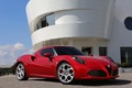 Alfa Romeo 4C rouge 3/4 avant droit 5