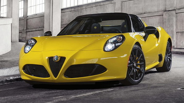 Alfa Romeo 4C Spider - Jaune - 3/4 avant gauche