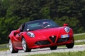 Alfa Romeo 4C Spider rouge 3/4 avant droit 2