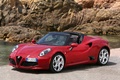 Alfa Romeo 4C Spider rouge 3/4 avant gauche