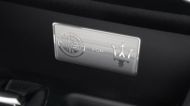 Alfa Romeo Giulietta for Maserati - plaque avec logos