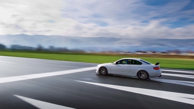 Alpina B3 GT3 blanc filé