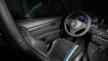 Alpina B3 GT3 blanc intérieur 2