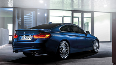 Alpina B4 Biturbo - bleue - 3/4 arrière droit