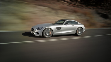 Mercedes AMG GT - Grise - Profil gauche dynamique