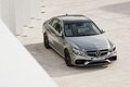 Mercedes-Benz E63 AMG 2013- grise - 3/4 avant droit supérieur