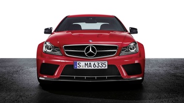 Mercedes C63 AMG Coupe rouge face avant