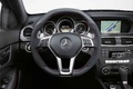 Mercedes C63 AMG Coupe rouge tableau de bord