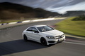 Mercedes CLA45 AMG - blanc - 3/4 avant droit dynamique