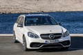 Mercedes E63 AMG Estate MY2013 blanc 3/4 avant droit 2