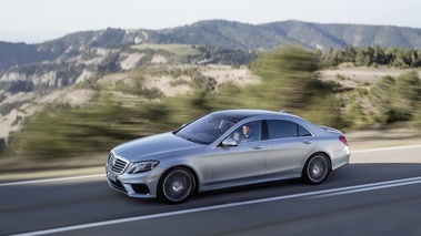Mercedes S63 AMG gris 3/4 avant gauche travelling 2