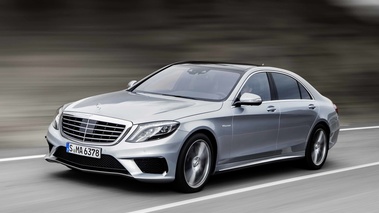 Mercedes S63 AMG gris 3/4 avant gauche travelling 3