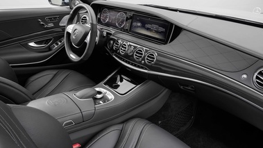 Mercedes S63 AMG gris tableau de bord