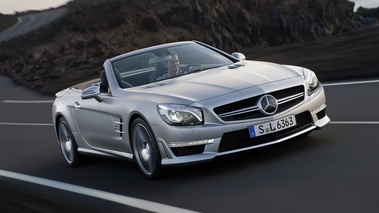 Mercedes SL63 AMG gris mate 3/4 avant droit travelling penché 2