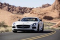 Mercedes SLS AMG Black Series blanc 3/4 avant gauche travelling