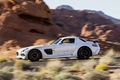 Mercedes SLS AMG Black Series blanc filé