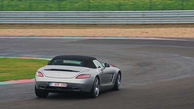 Mercedes SLS AMG Roadster anthracite satiné/mate 3/4 arrière droit filé vue de haut 2