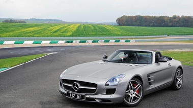 Mercedes SLS AMG Roadster anthracite satiné/mate 3/4 avant gauche