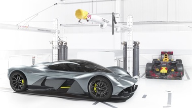 Aston Martin AM-RB 001 profil