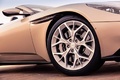 Aston Martin DB11 Volante beige jante