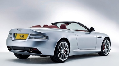 Aston Martin DB9 - argent - 3/4 arrière droit, cabrio