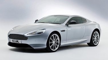 Aston Martin DB9 - argent - 3/4 avant gauche, coupé