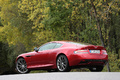 Aston Martin DB9 roug 3/4 arrière gauche