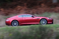 Aston Martin DB9 rouge filé 4