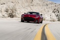Aston Martin DBS Superleggera rouge/noir face avant travelling