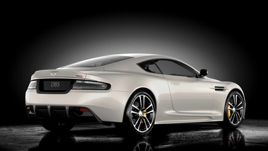 Aston Martin DBS Ultimate Edition blanc 3/4 arrière droit