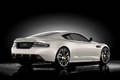 Aston Martin DBS Ultimate Edition blanc 3/4 arrière droit