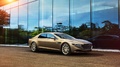 Aston Martin Lagonda beige 3/4 avant droit