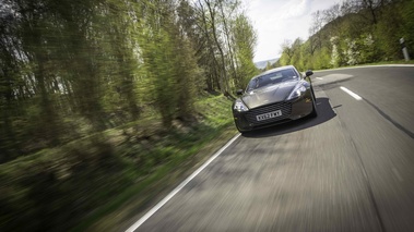Aston Martin Rapide S gris face avant travelling penché