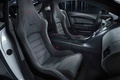 Aston Martin V12 Vantage GT3 blanc intérieur