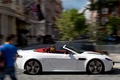 Aston Martin V12 Vantage Roadster blanc filé