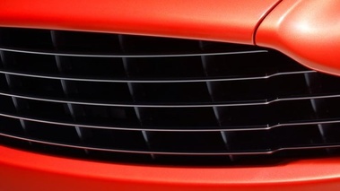 Aston Martin V12 Vantage Roadster - orange - détail bouclier avant