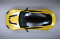 Aston Martin V12 Vantage S jaune vue du dessus