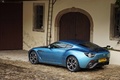 Aston Martin V12 Zagato bleu 3/4 arrière gauche