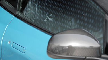 Aston Martin V12 Zagato logo siège