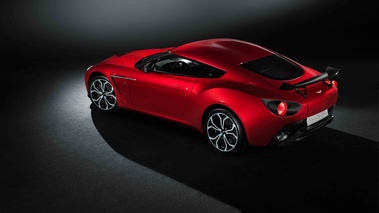 Aston Martin V12 Zagato rouge 3/4 arrière gauche vue de haut