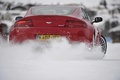 Aston Martin V8 Vantage rouge face arrière