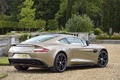 Aston Martin Vanquish beige 3/4 arrière droit
