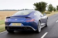 Aston Martin Vanquish bleu 3/4 arrière droit travelling