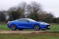 Aston Martin Vanquish bleu 3/4 avant droit filé