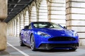 Aston Martin Vanquish bleu 3/4 avant droit