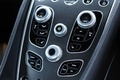 Aston Martin Vanquish bleu console centrale