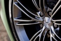 Aston Martin Vanquish vert logo jante