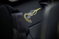 Aston Martin Vanquish Volante 60th AM Works - Blanche jantes jaunes - Logo