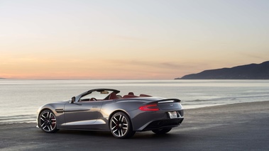 Aston Martin Vanquish Volante anthracite 3/4 arrière gauche