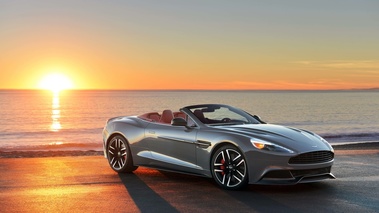 Aston Martin Vanquish Volante anthracite 3/4 avant droit